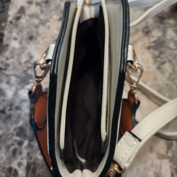 Happy Cat Beige Leather Purse - Picture 4 of 4